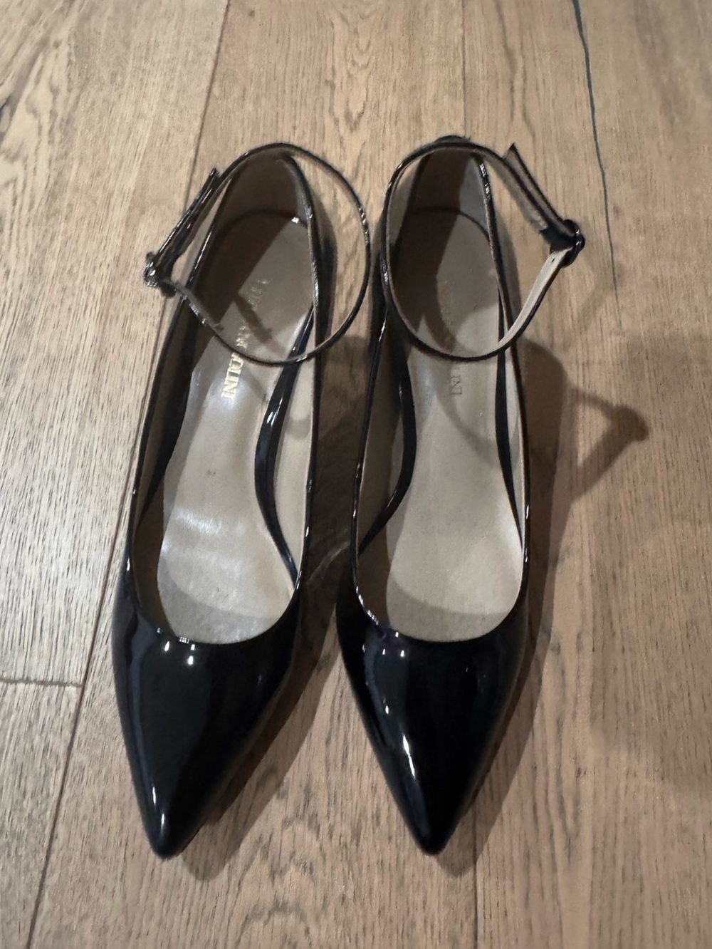 Black Patent Pointed-Toe Ankle-Strap Flats Size 7
